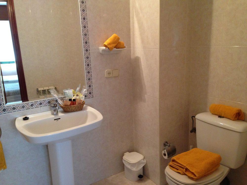 Hostal La Frontera แฟร์โรล ภายนอก รูปภาพ